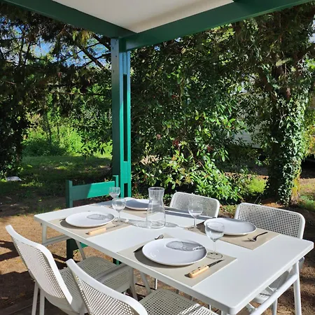 Petits D'herm Kamp alanı Herm